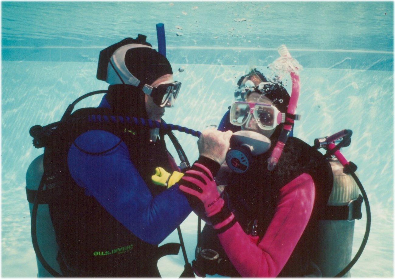 underwater communicator in instruction